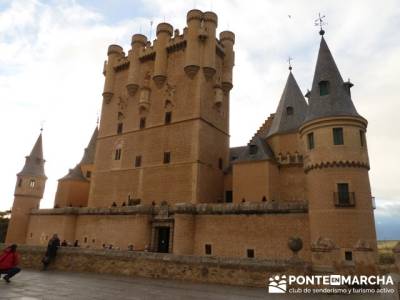 Destilería DYC y Ciudad de Segovia;nacimiento rio manzanares;senderismo wikipedia